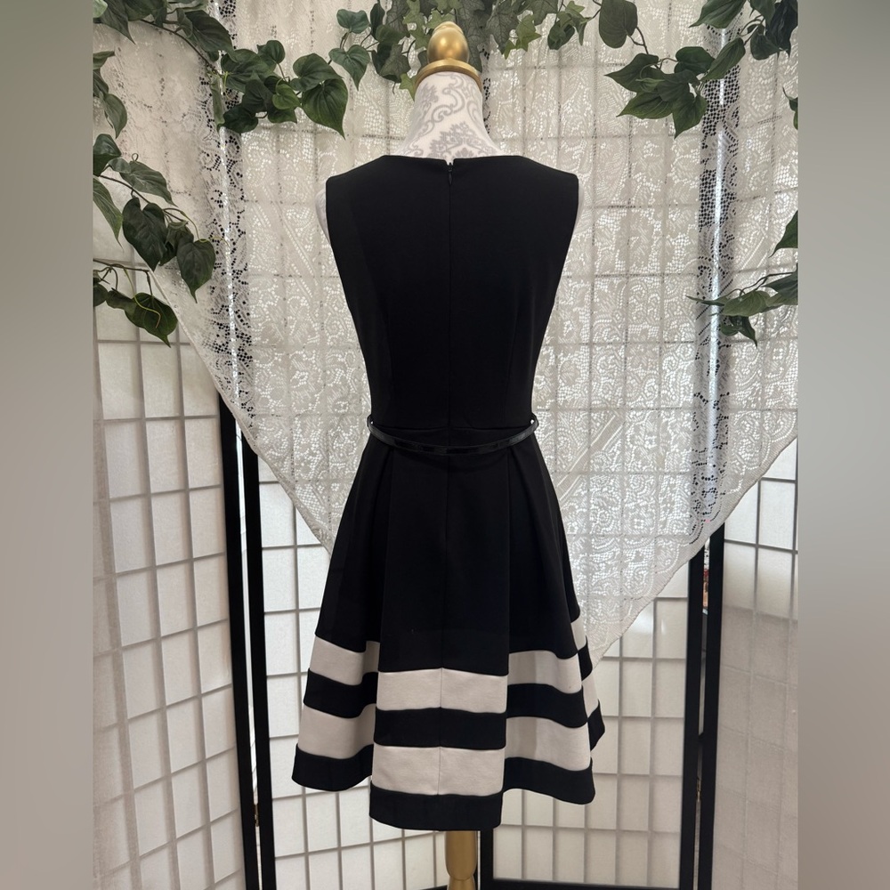 🌷SOLD🌷 Calvin Klein Black and White Fit and Flair Belted Sleeveless Dress Sz 2 - Picture 7 of 13